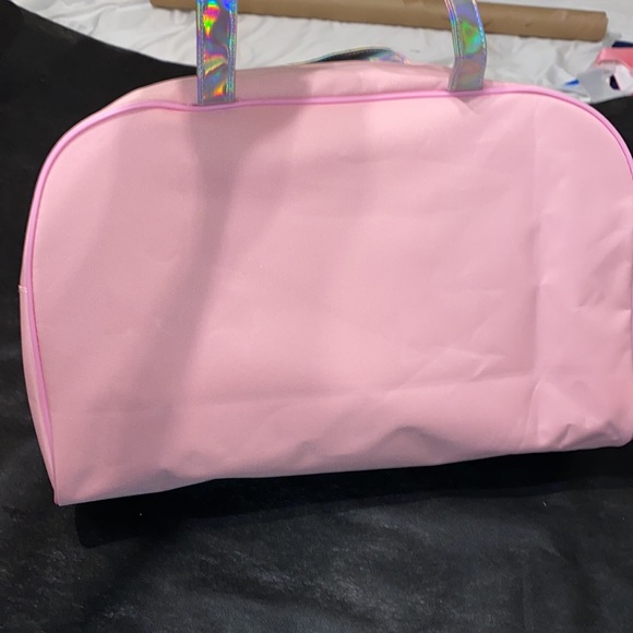 Unicorn overnight bag,NWT larger sized bag,perfect for travel,Kids overnight bag - Picture 9 of 12